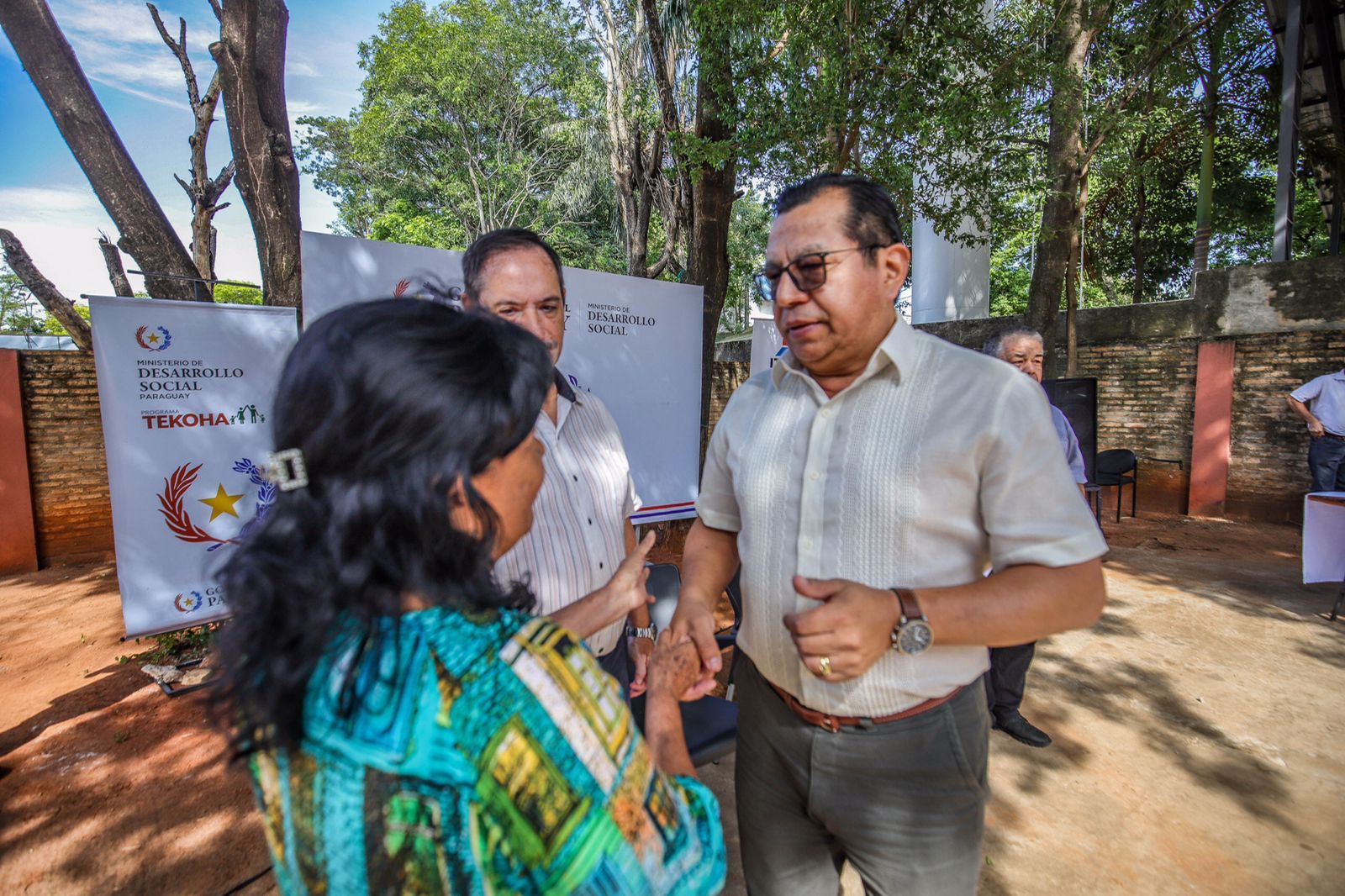 MDS otorgó seguridad jurídica a 220 familias de Central, Caazapá y Cordillera mediante la firma de contratos de Tekoha