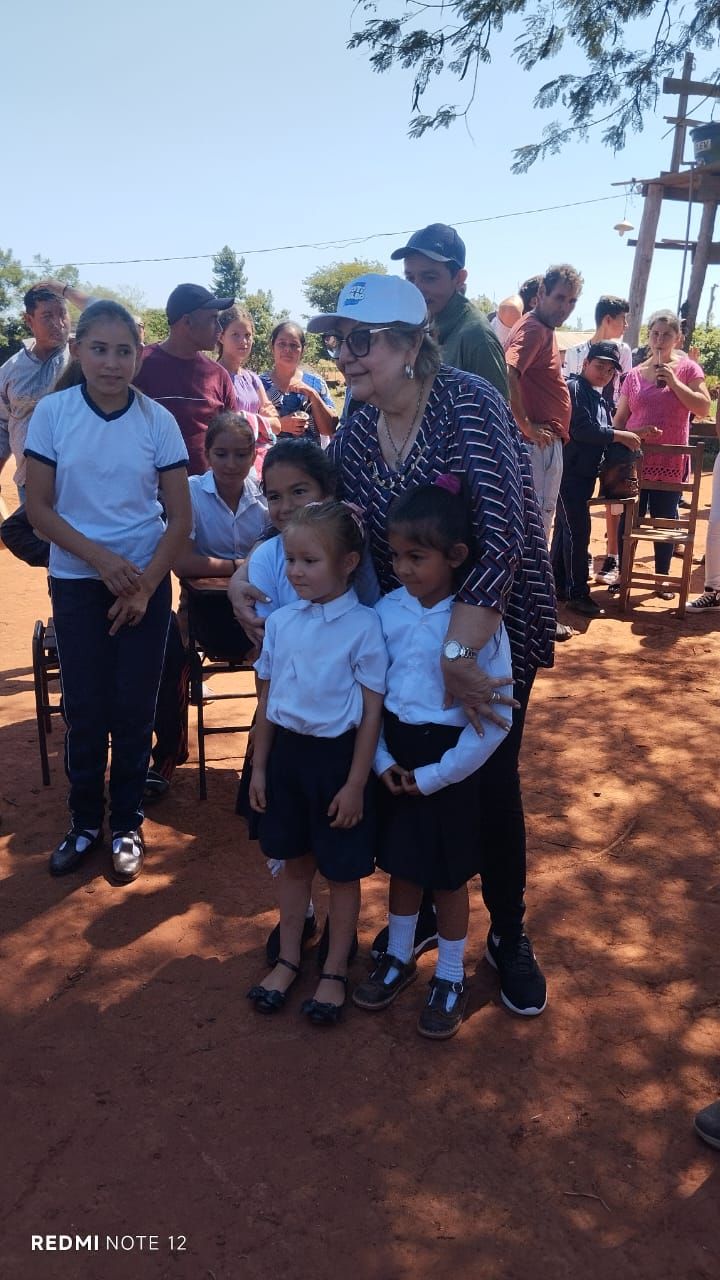 Pobladores de excampo Morombí dejan atrás orfandad del estado y 200 niños ya reciben el almuerzo escolar