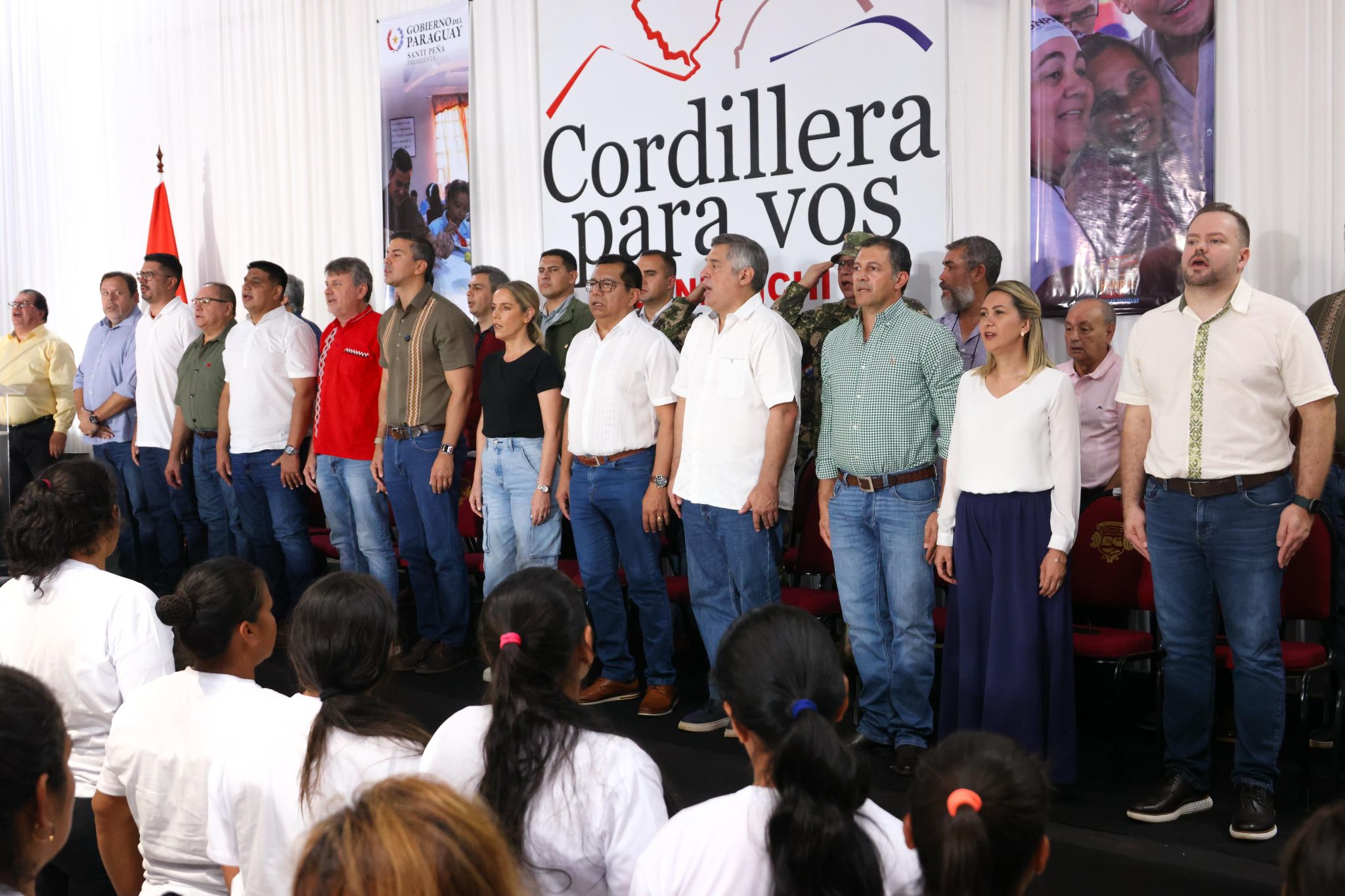 Presidente Peña afirma que programas sociales mejoraron la economía de las familias más humildes