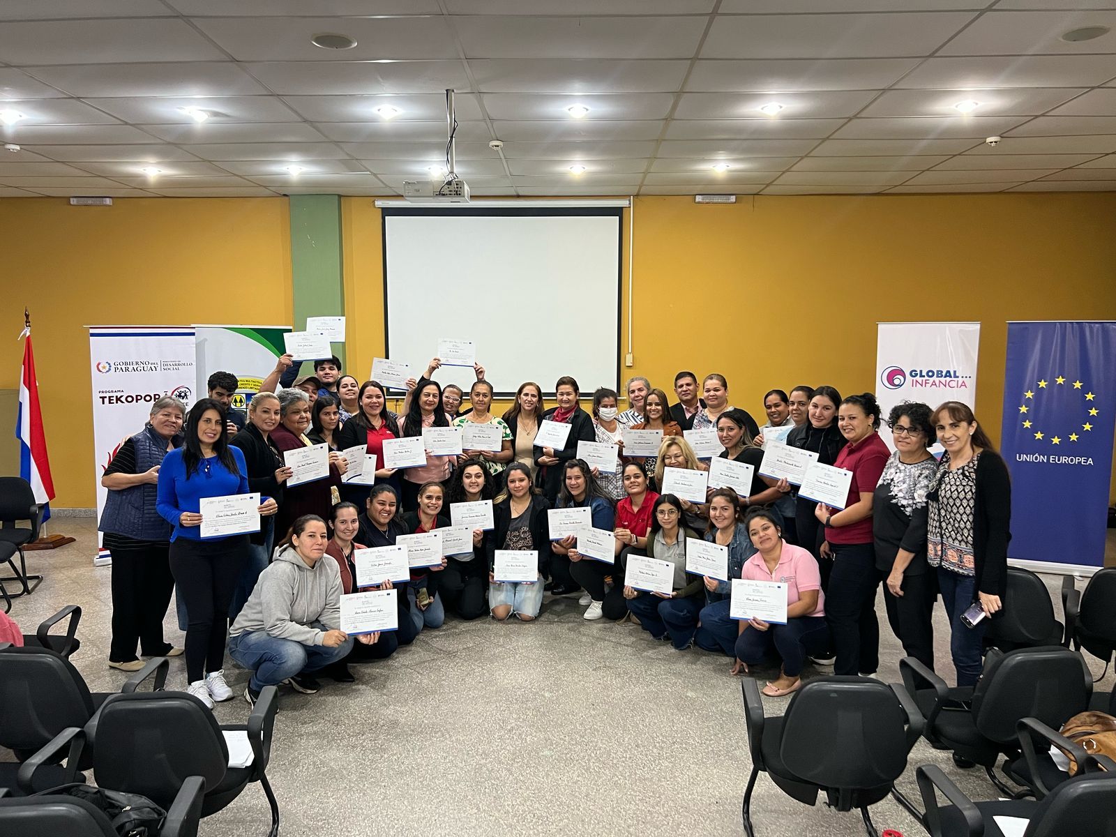 Funcionarios de Tekoporã fortalecen capacidades para el abordaje integral del criadazgo